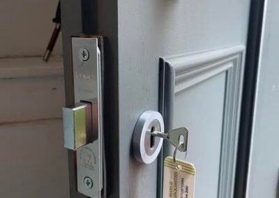 new lock fitted in giffnock by marlie locksmiths